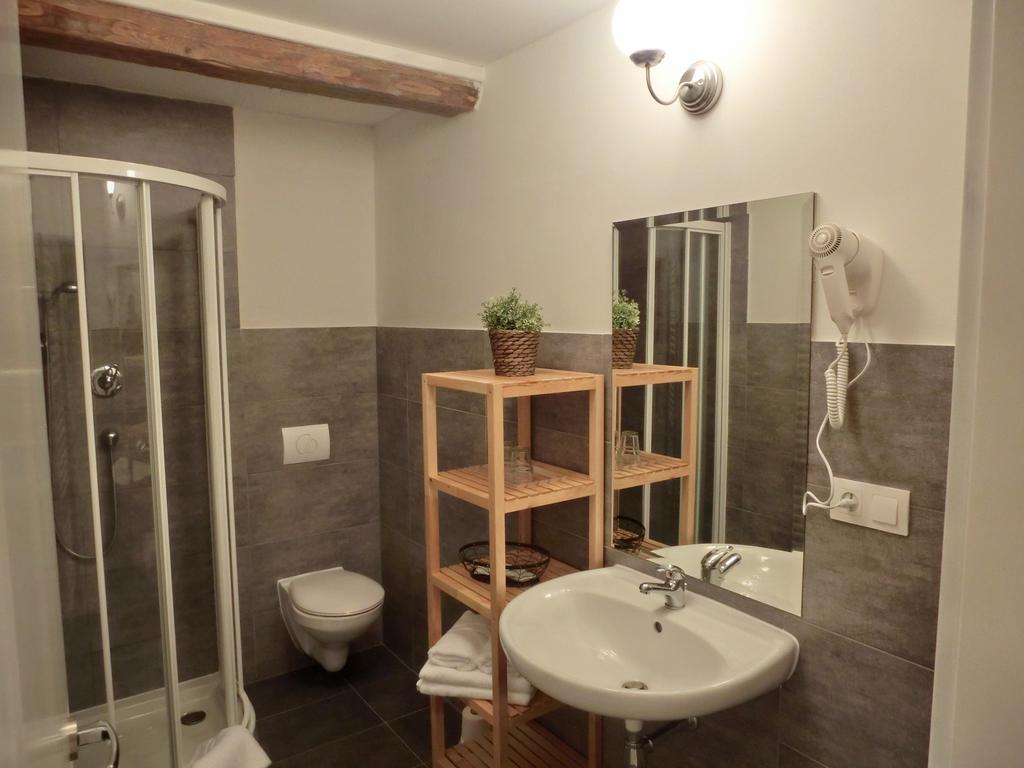Hotel Dvůr Stráň Karlovy Vary Habitación foto